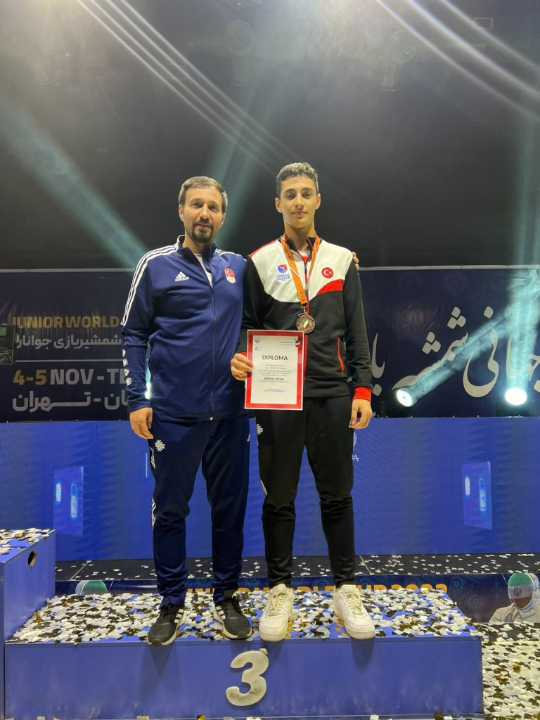 Mentoring Young Fencers